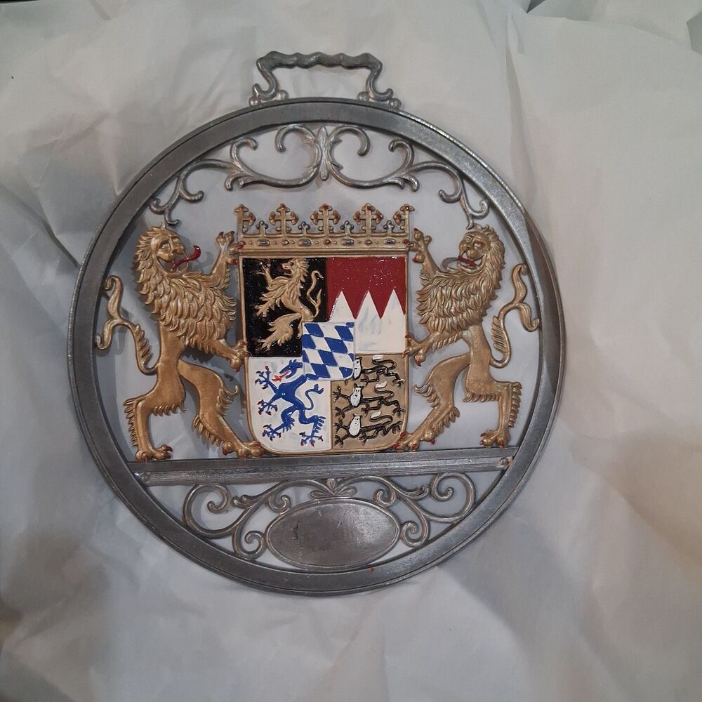 Wilhelm Schweizer German Pewter Zinnfiguren - OKTOBERFEST Bavarian Country Crest